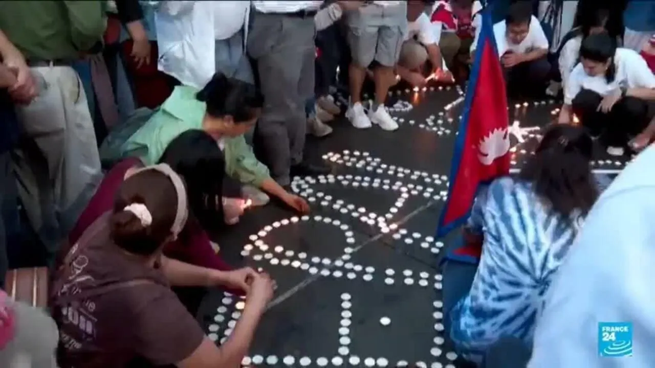 Nepal: Families cling to hope as nearly 1,000 remain missing
